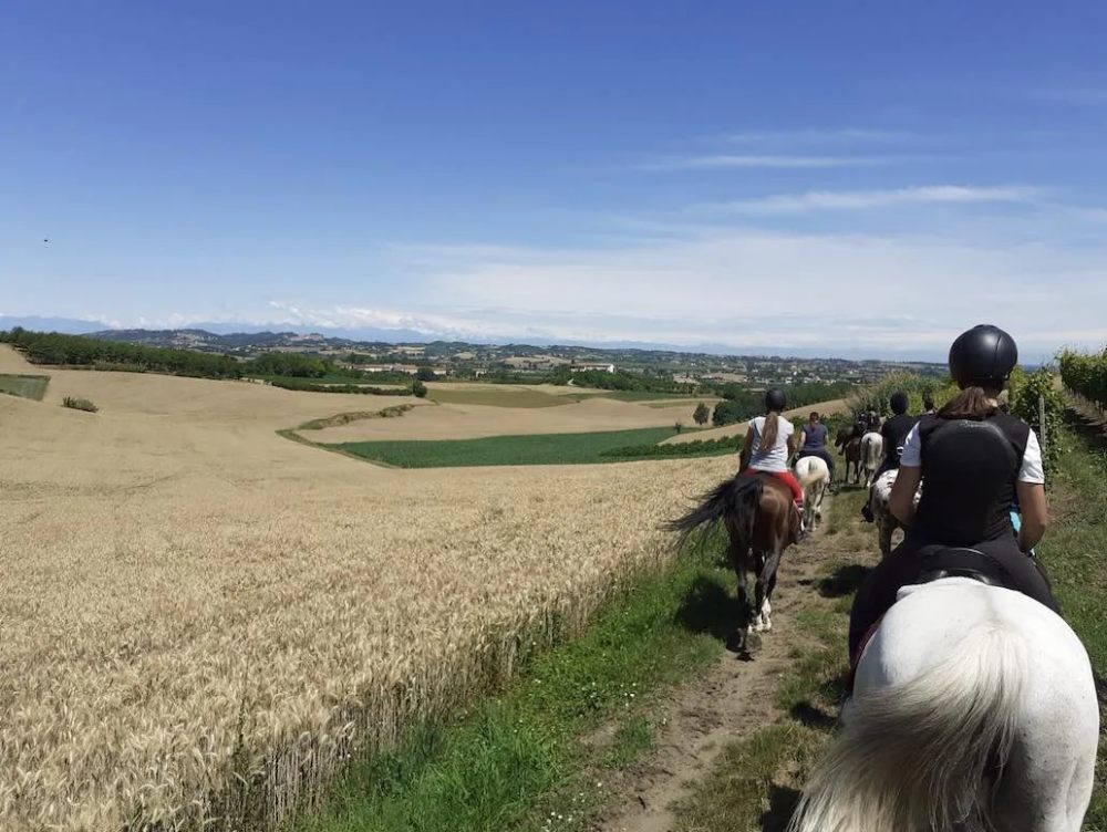 passeggiata a cavallo piemonte