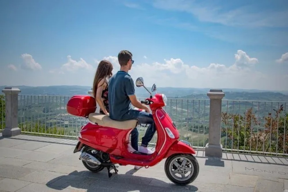 langhe tour in vespa