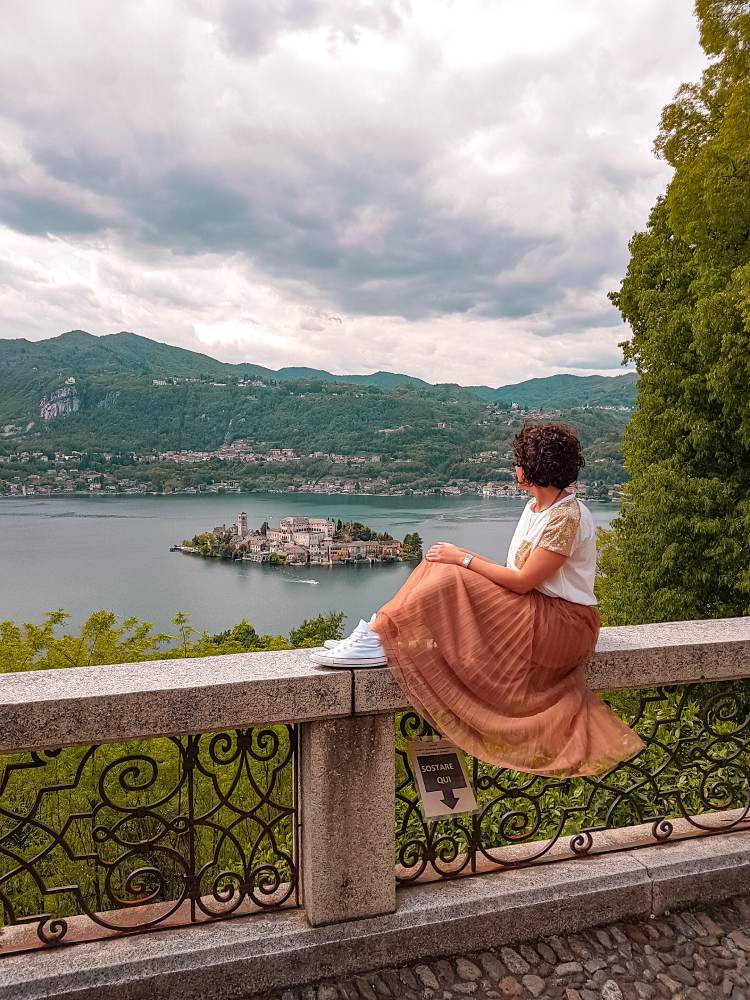 lago d'orta foliage