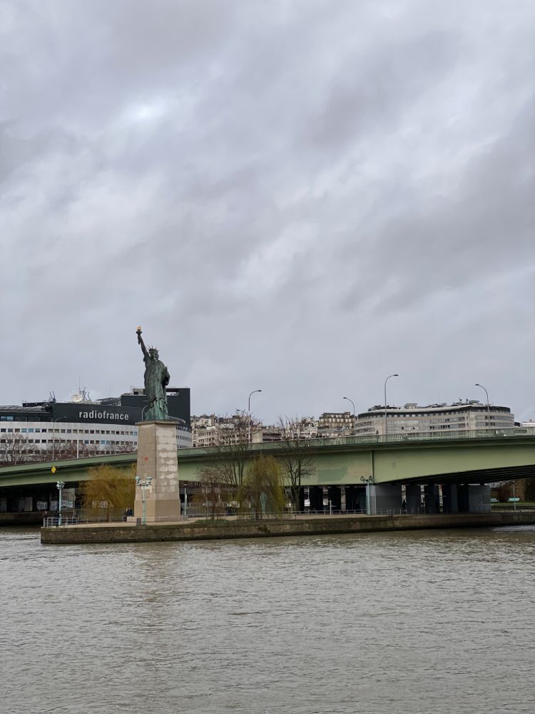 statua libertà parigi