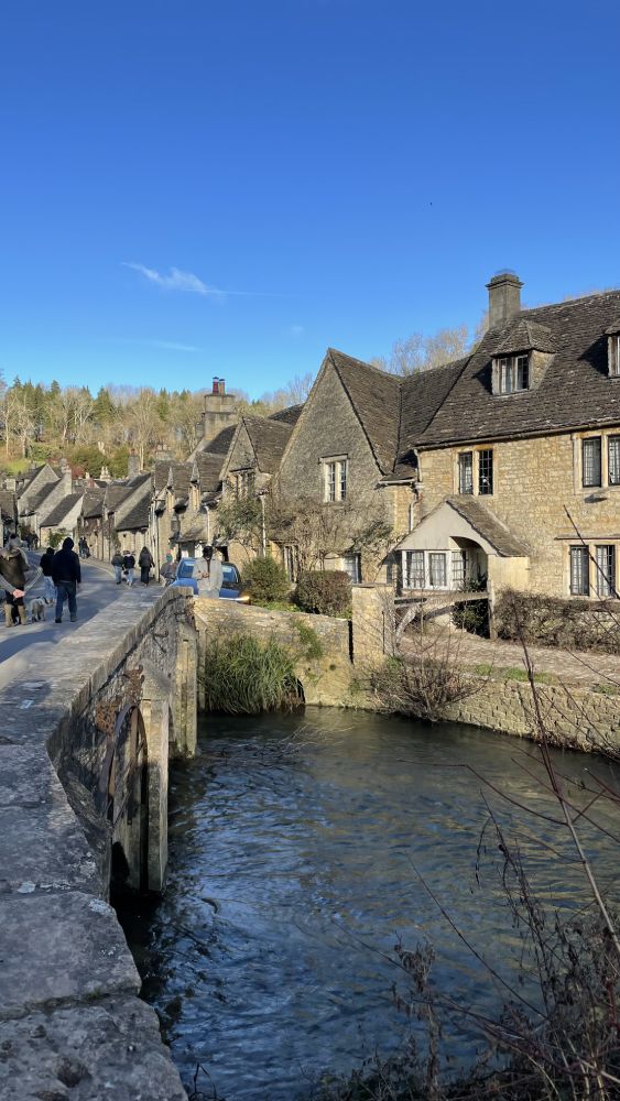 cotswolds castle combe