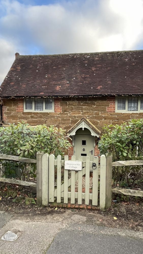 the holiday film locations l'amore non va in vacanza casa iris