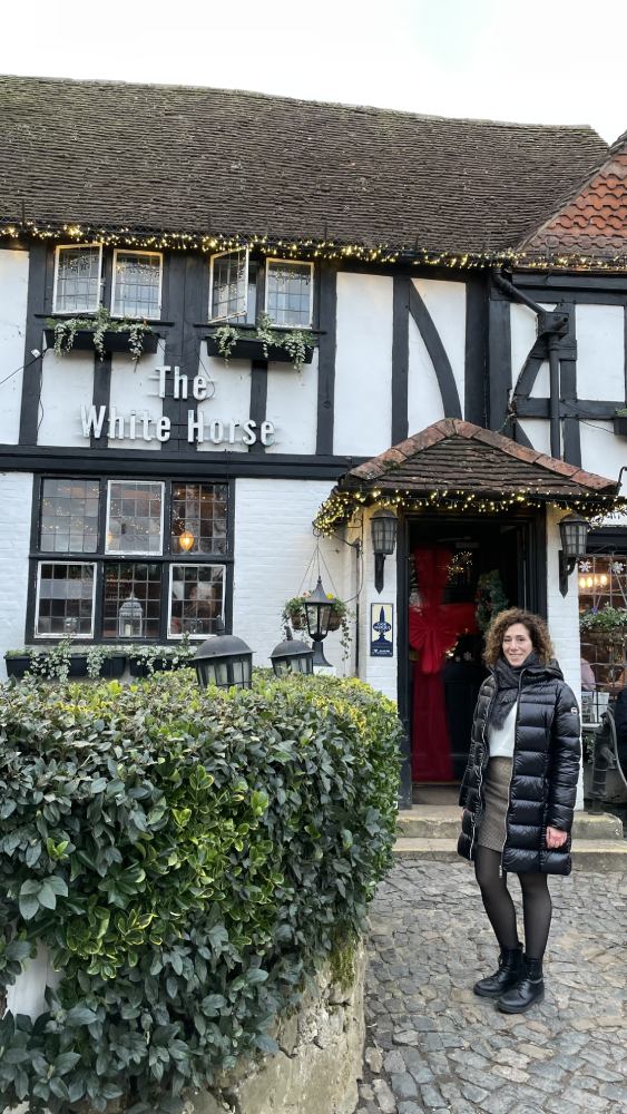 white horse pub the holiday film